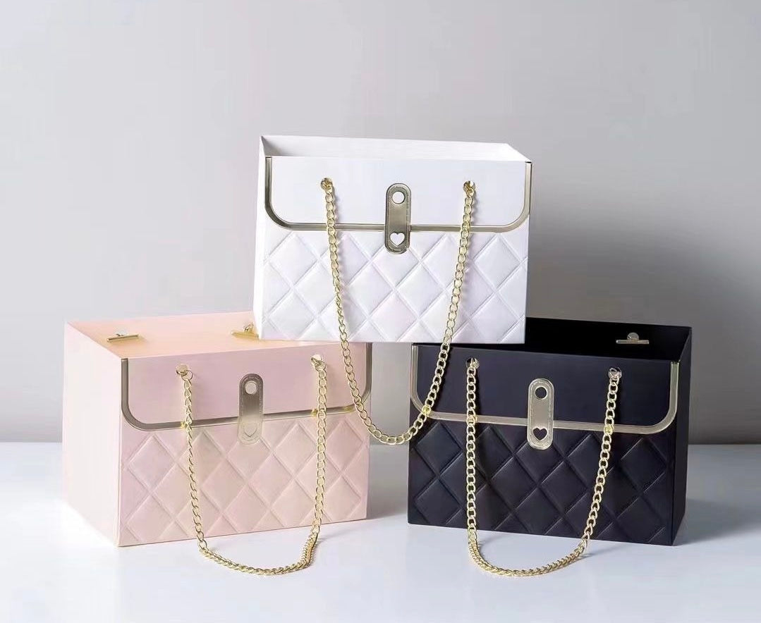 Flower/Gift Bag with chain (1 pc)
