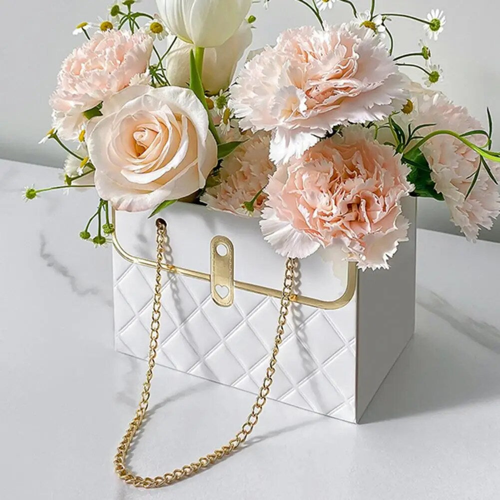 Flower/Gift Bag with chain (1 pc)