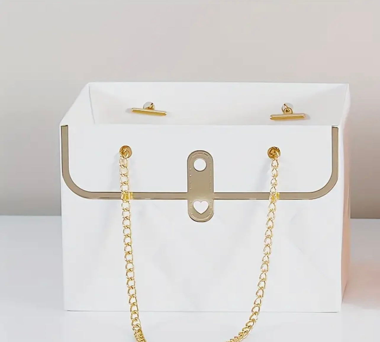 Flower/Gift Bag with chain (1 pc)